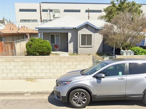 634 33rd St #C & B-a, Bakersfield, CA 93301