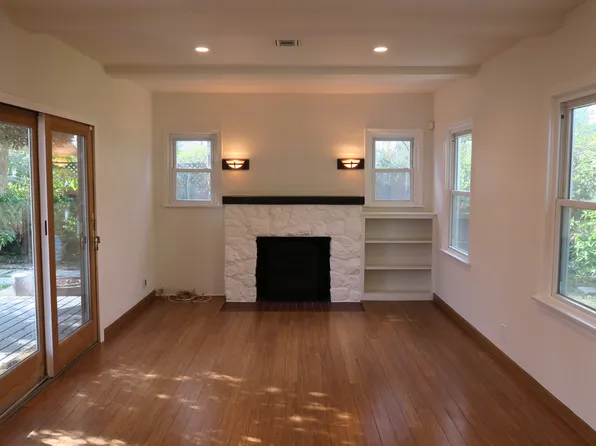 10712 Cumpston St, North Hollywood, CA 91601