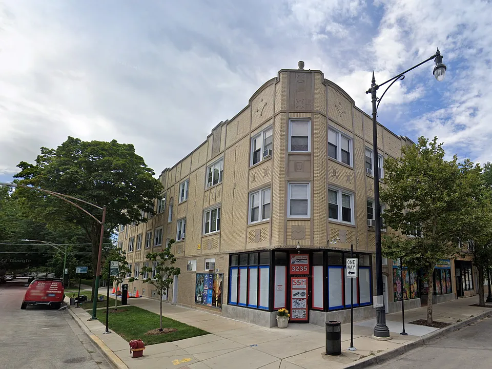 5548 N Sawyer Ave #2