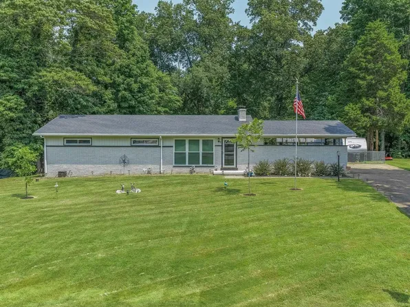 1409 Brookdale Dr, Evansville, IN 47720