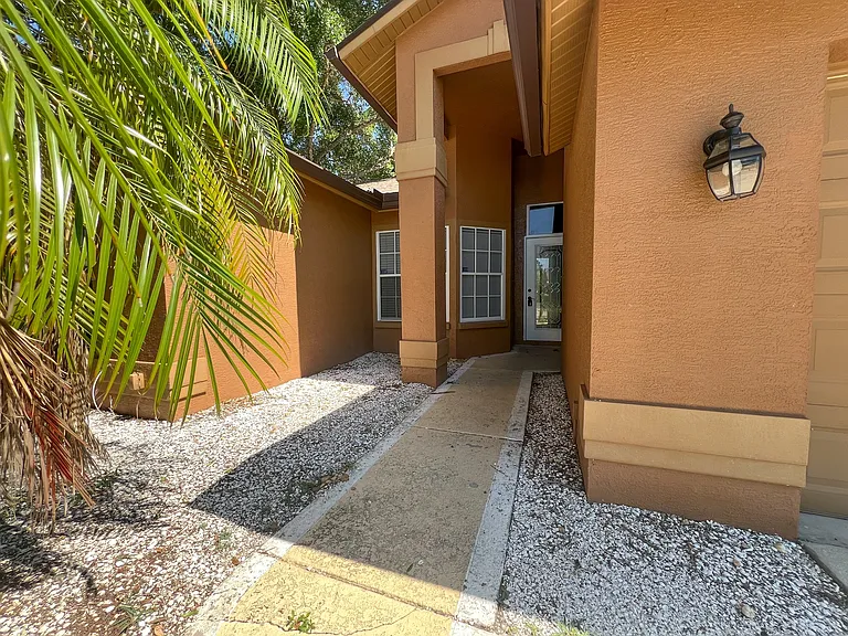 9511 Cypress Dr N — Photo 11