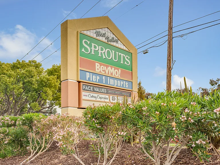 888 Golden Saratoga-Cupertino Apartment Homes — Photo 47