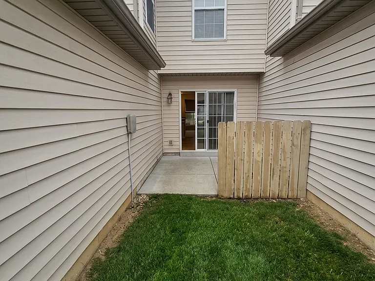 920 Carpathian Dr — Photo 4