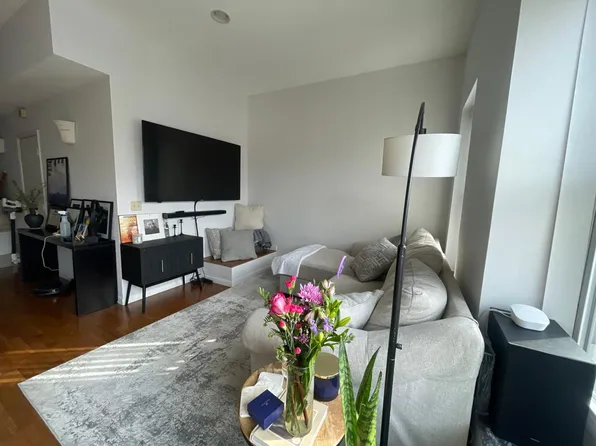 453 N Western Ave #2, Chicago, IL 60612
