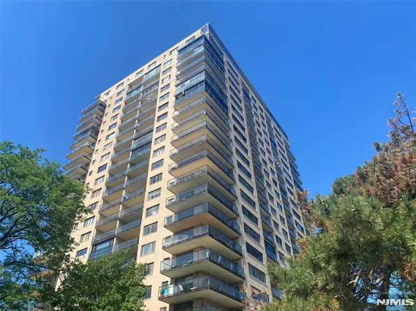 1203 River Rd APT 14C, Edgewater, NJ 07020