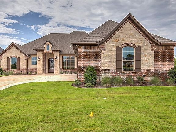 3rd image of 2081 Clive Dr