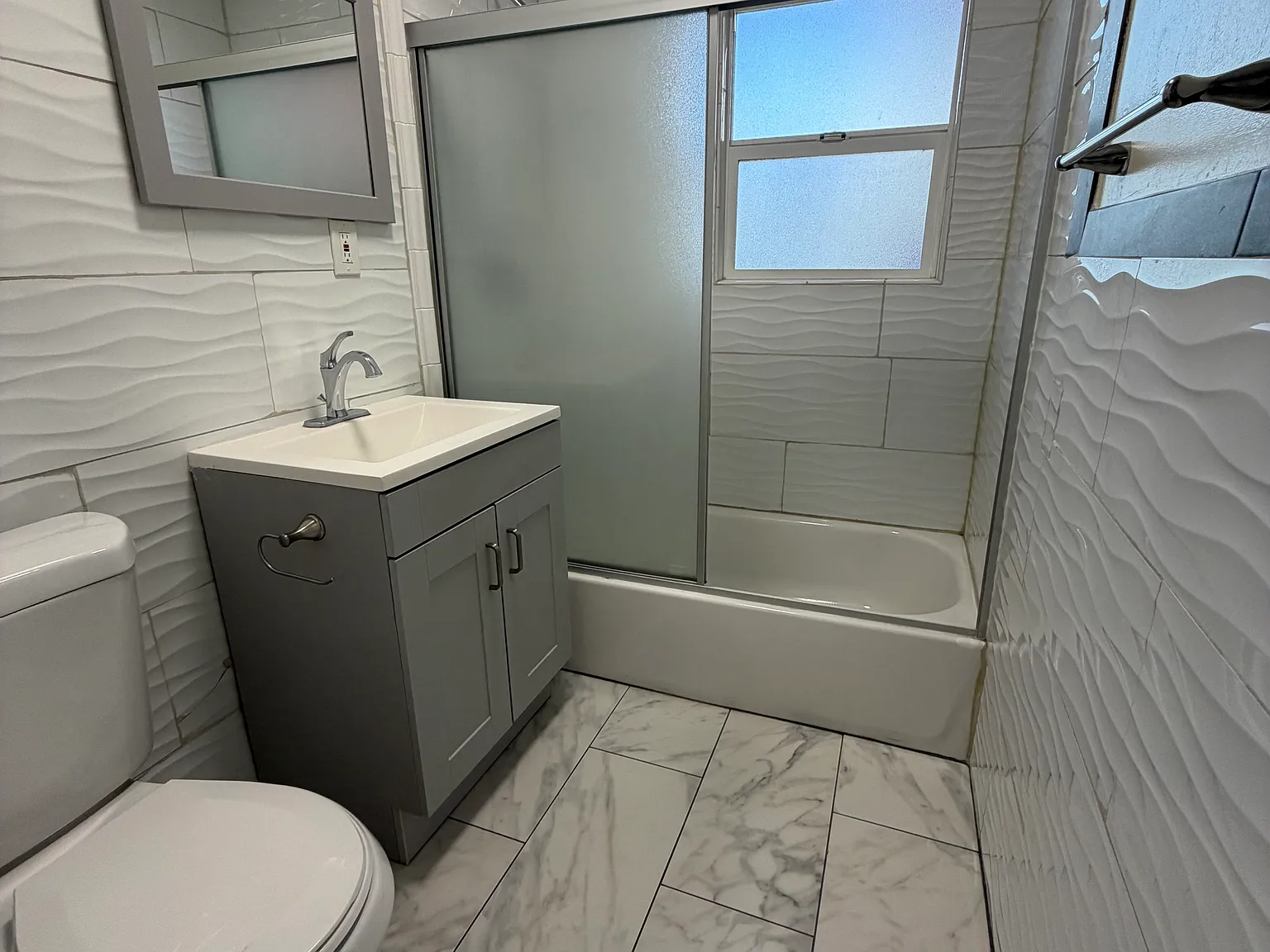 3815 Webster St — Photo 3