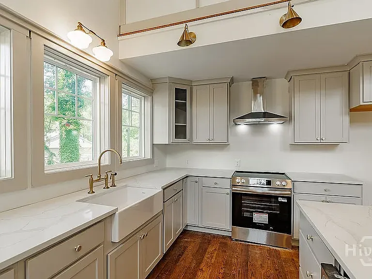 325 Stokes St — Photo 6