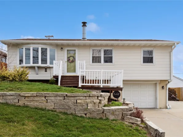 1643 20th St NW, Cedar Rapids, IA 52405
