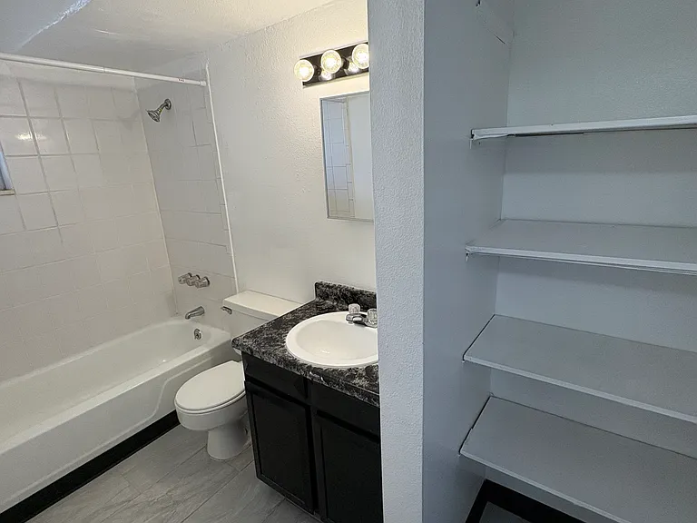 347 Idaho St — Photo 5