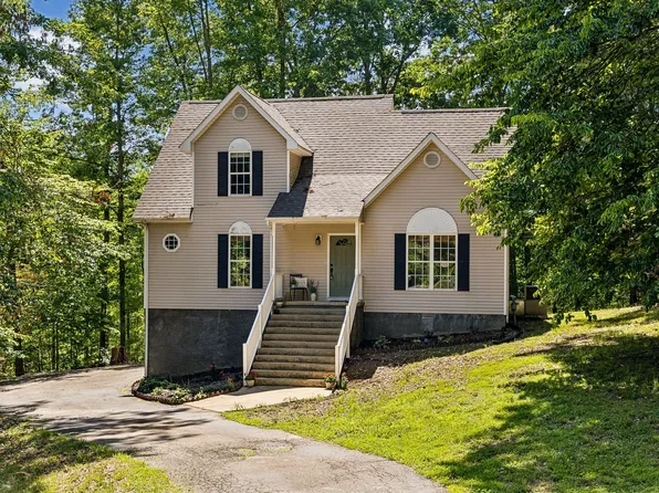 546 Lauren Park Dr, Burns, TN 37029