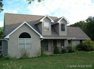 3407 Castleberry Rd, Waverly, IL 62692