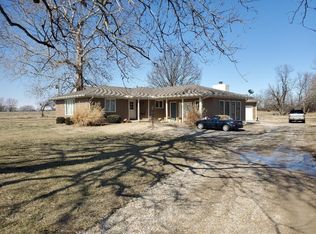 11830 220th Rd, Chanute, KS 66720