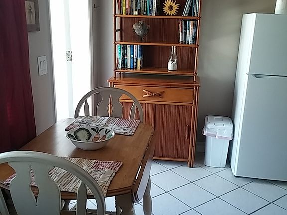 Dinette and Backer's Rack