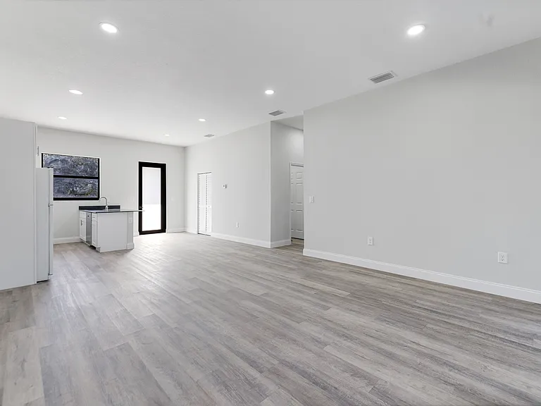 1103 Meadow Rd — Photo 11