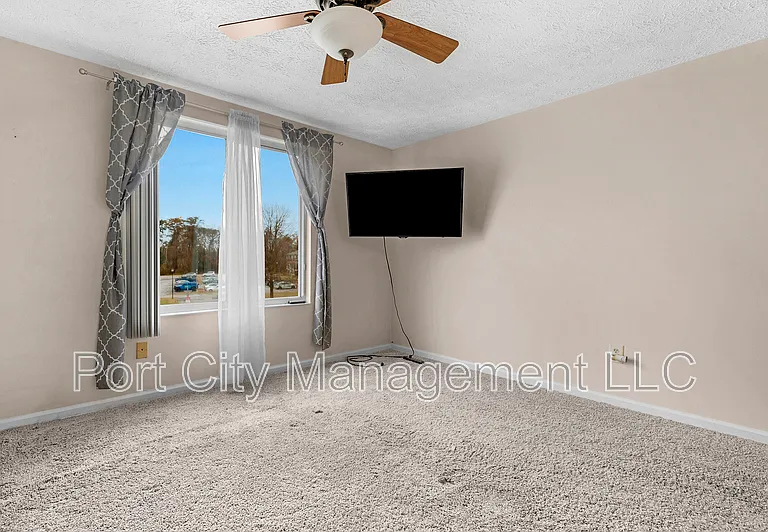 8030 Abbey Ct #H — Photo 5