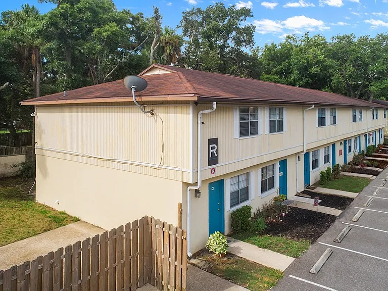 Ridge Apartments — Photo 44