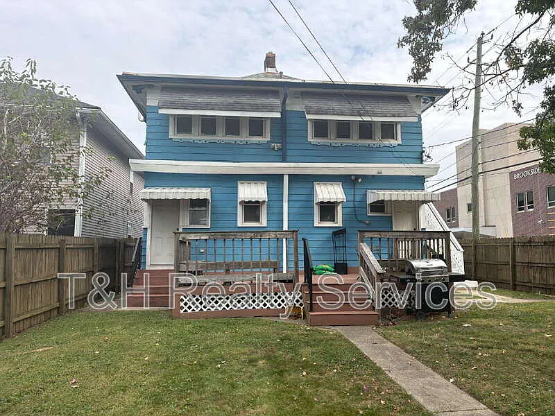 2 bed, 1.5 bath, 1496 sqft, $1,400 — Photo 3