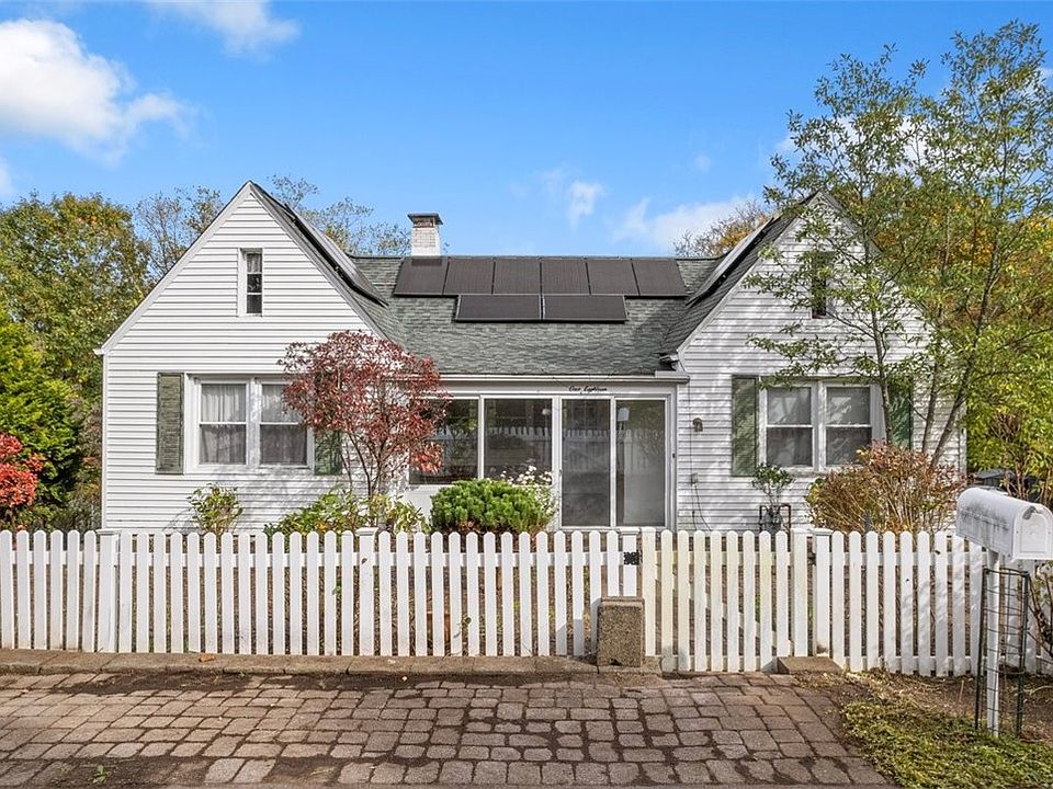 1st image of 118 Rosewood Dr
