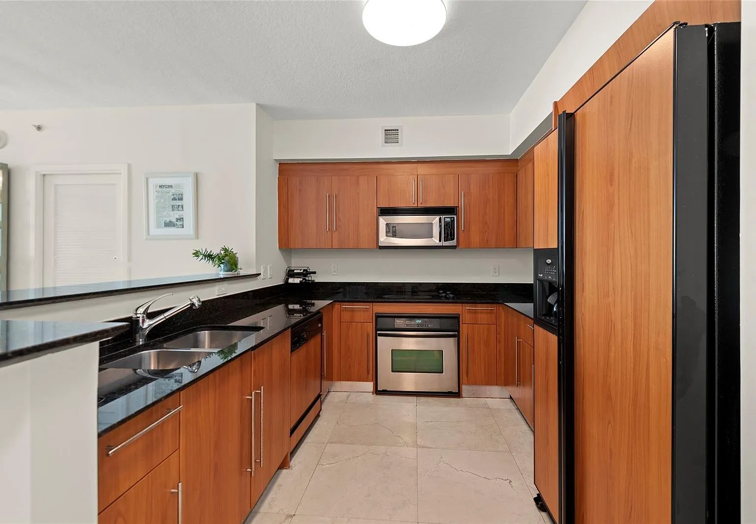 335 S Biscayne Boulevard — Photo 1