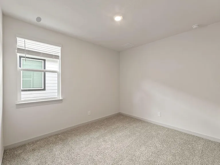 237 Ashford St — Photo 11