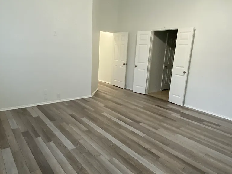 Master Bedroom 02