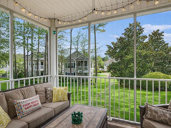 3rd image of 1381 Cottage Dr.