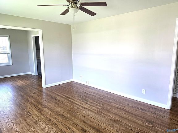 2nd image of 507 Redbud Dr NW