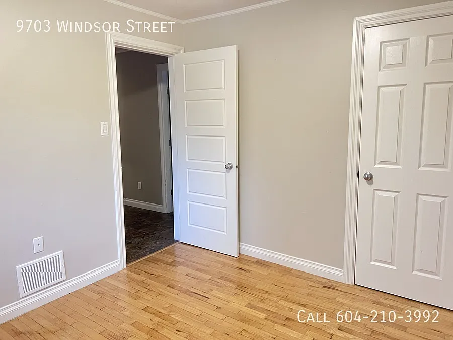 Bright Duplex Unit with Big Yard! — Photo 3