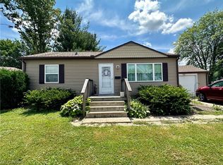 886 Stark Dr, Alliance, OH 44601