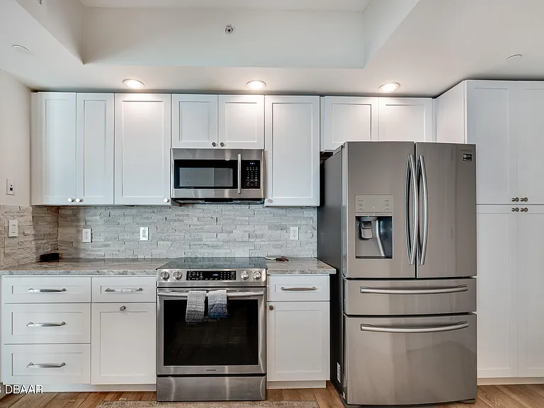 231 Riverside Dr #1006 — Photo 11