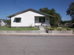 414 N Hart St, Meade, KS 67864