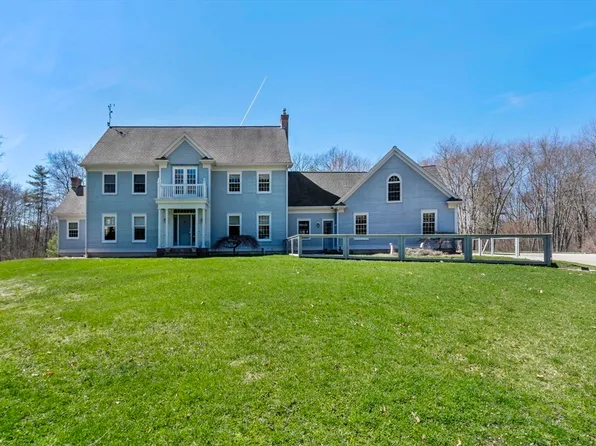 18 Abbey Ln, Rehoboth, MA 02769