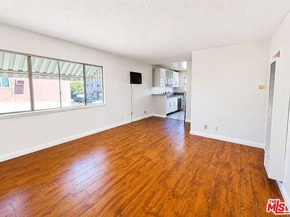 4th image of 7137 Coldwater Canyon Ave #12