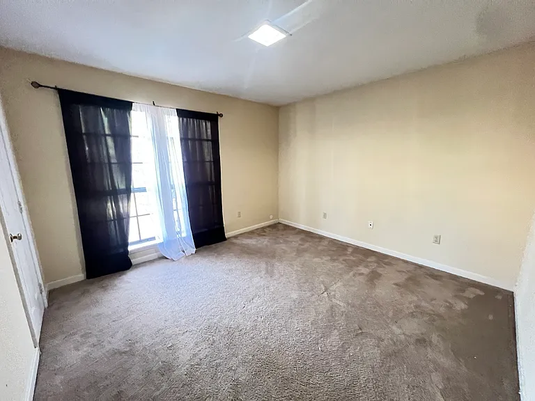 6271 Woodrun Dr — Photo 5