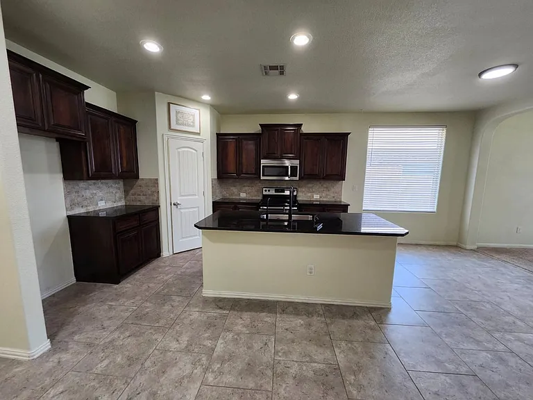 6406 Hall Of Fame Blvd — Photo 24