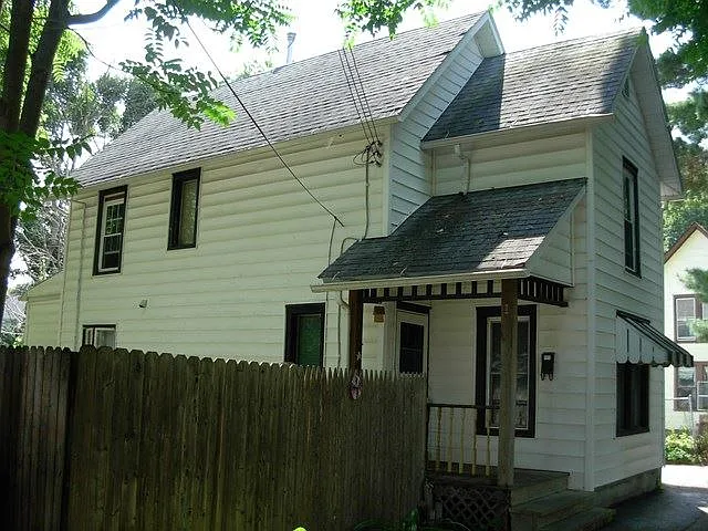 1 Franklin Pl photo 1