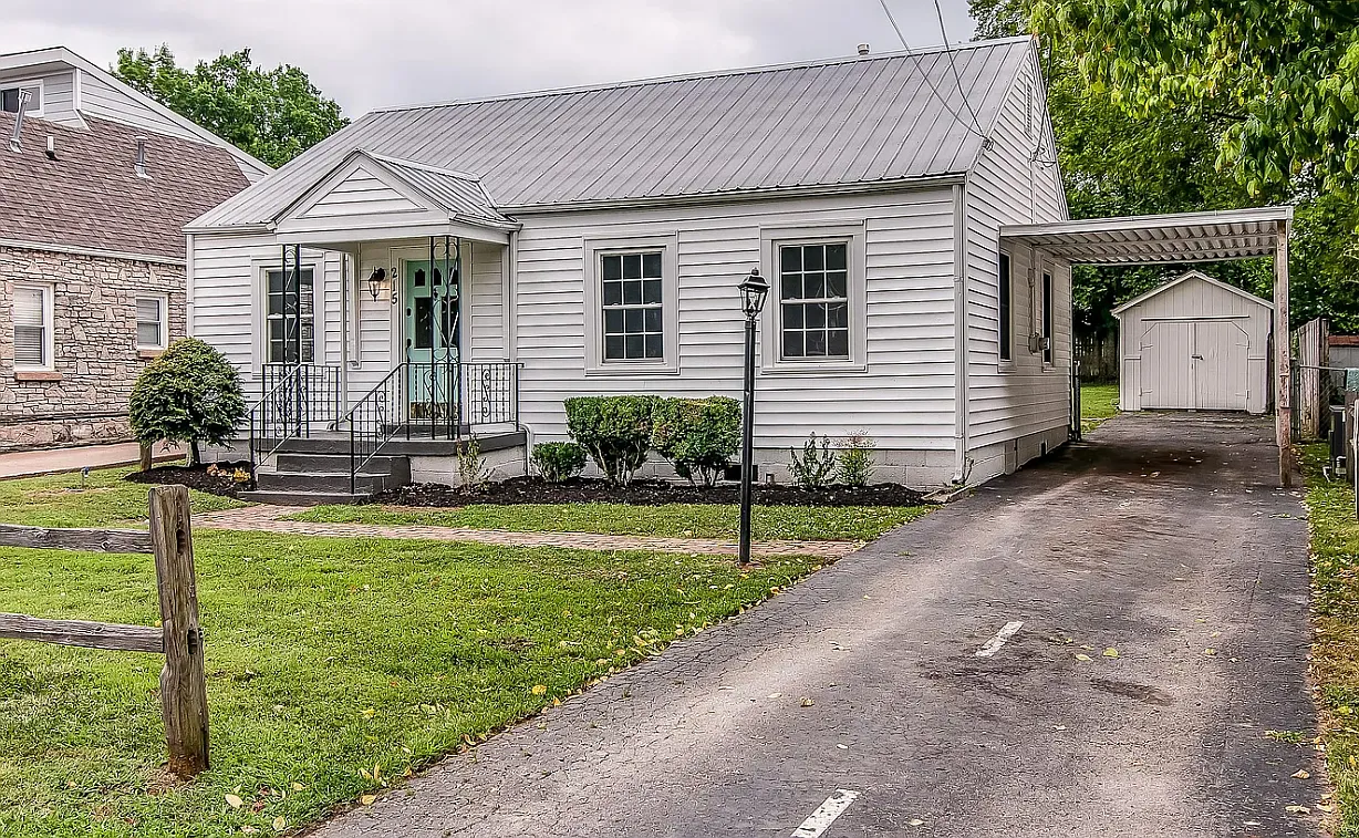 3 bed, 1452 sqft, $2,100 — Photo 3