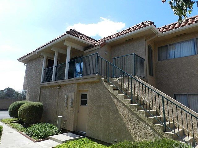 Quiet and Tranquil End Unit