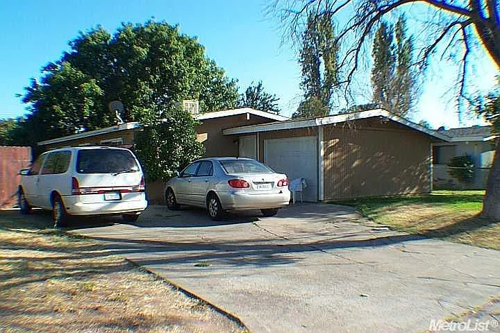 6540 Juneau Way photo 1