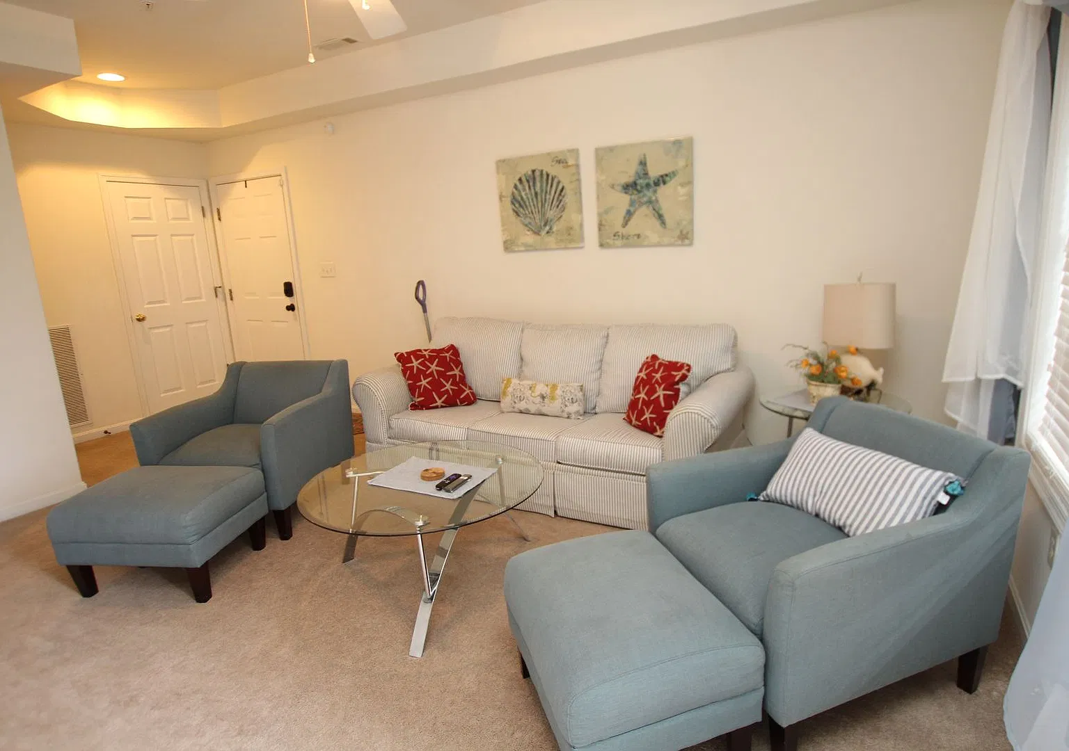 Fully furnished apartment located on RT 1, community pool and close to area beaches! — Photo 1