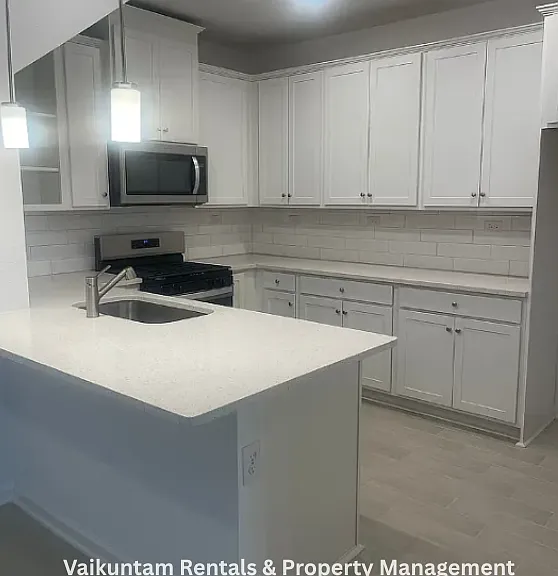 563 Cherry Elm Dr #127 — Photo 2
