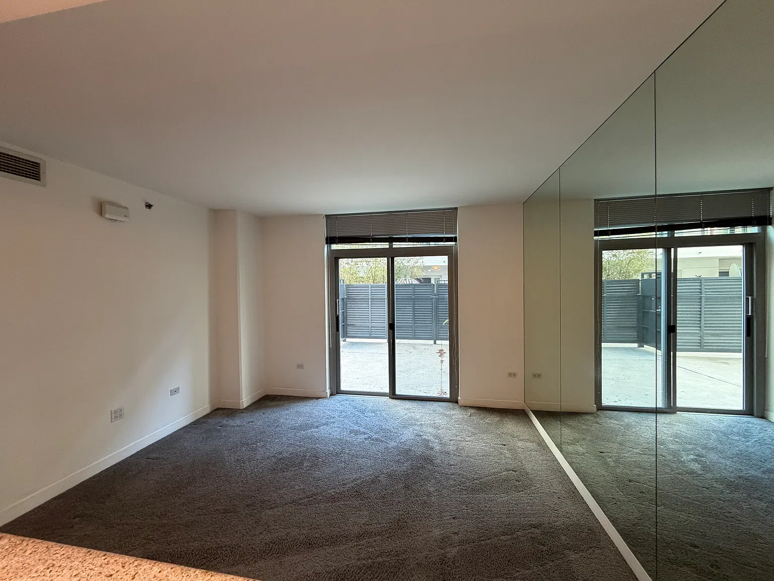 2 bed, 877 sqft, $2,695 — Photo 3