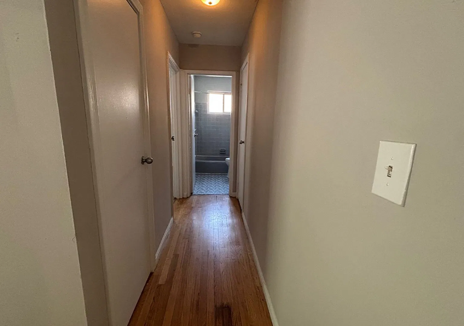 Lowell 562 — Photo 3