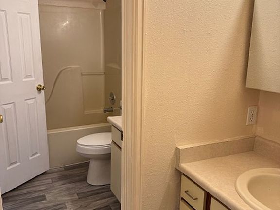 4th image of 341 S Clarion Dr Unit D