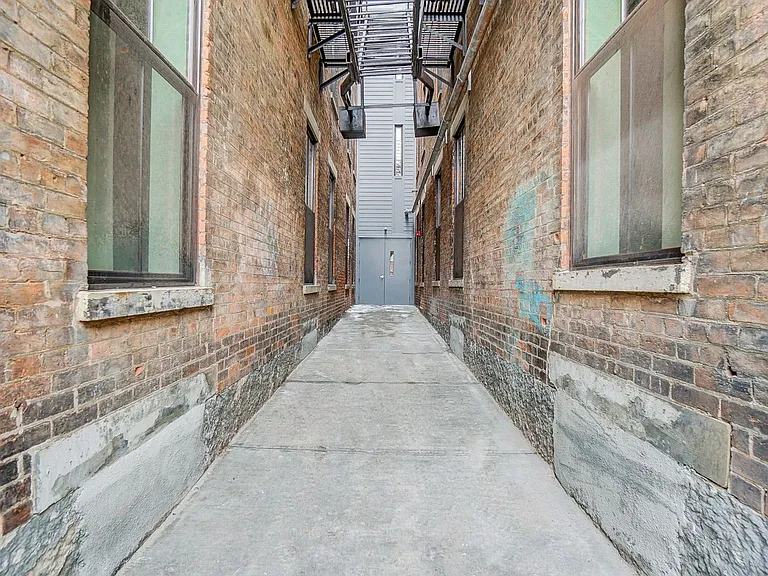 12-14 E 15th St — Photo 38