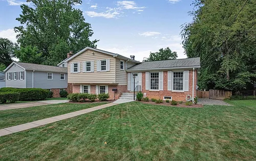 3512 Queen Anne Dr Photo 1