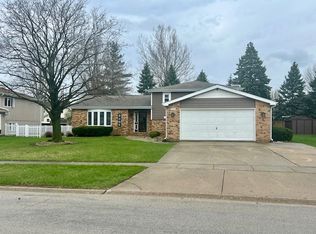 1111 Harvest Dr, Shorewood, IL 60404