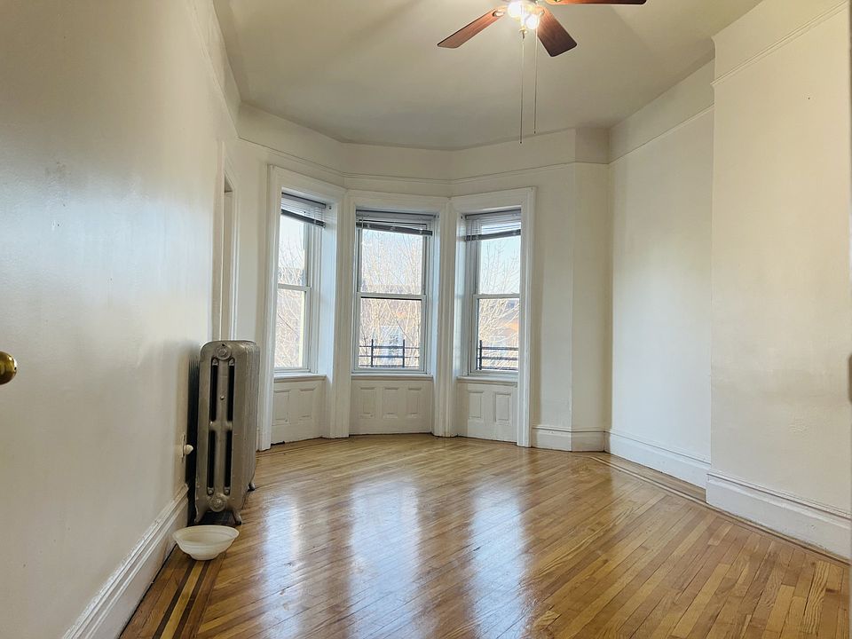 1st image of 471 50th St #3
