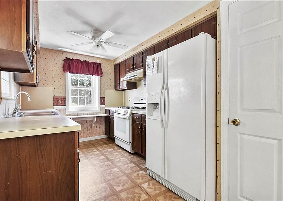 65 Centre St, Rumford, RI 02916 Zillow